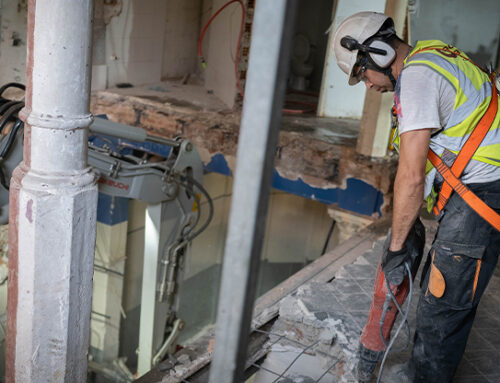 Les obres del futur espai cooperatiu al carrer Trafalgar de Barcelona ja estan en marxa